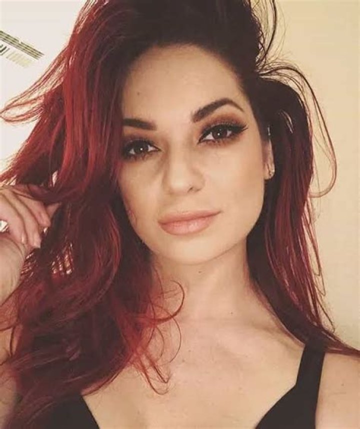 
Alicia Dove Height, Weight, Net Worth, Age, Birthday, Wikipedia, Who, Nationality, Biography 