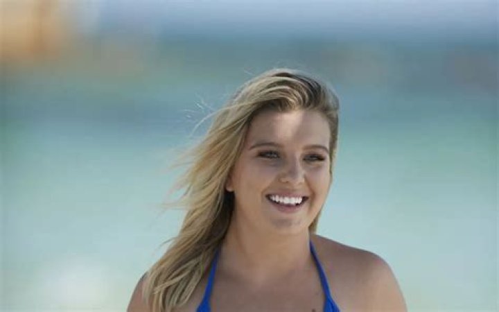 
“Anything to be the center”- Siesta Key: Miami Moves fans slam Chloe for fighting her friends 