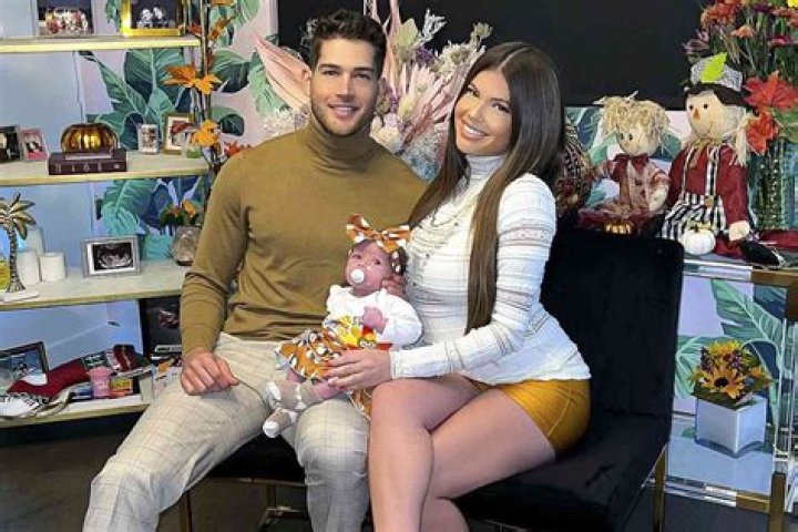 
Chanel West Coast Shares Photos of Boyfriend and Their Daughter on Thanksgiving: ‘My Whole World’ 