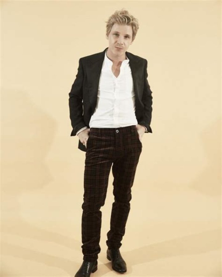 
Daniel Webber’s Net Worth, Family, Height, Girlfriend – Wiki 