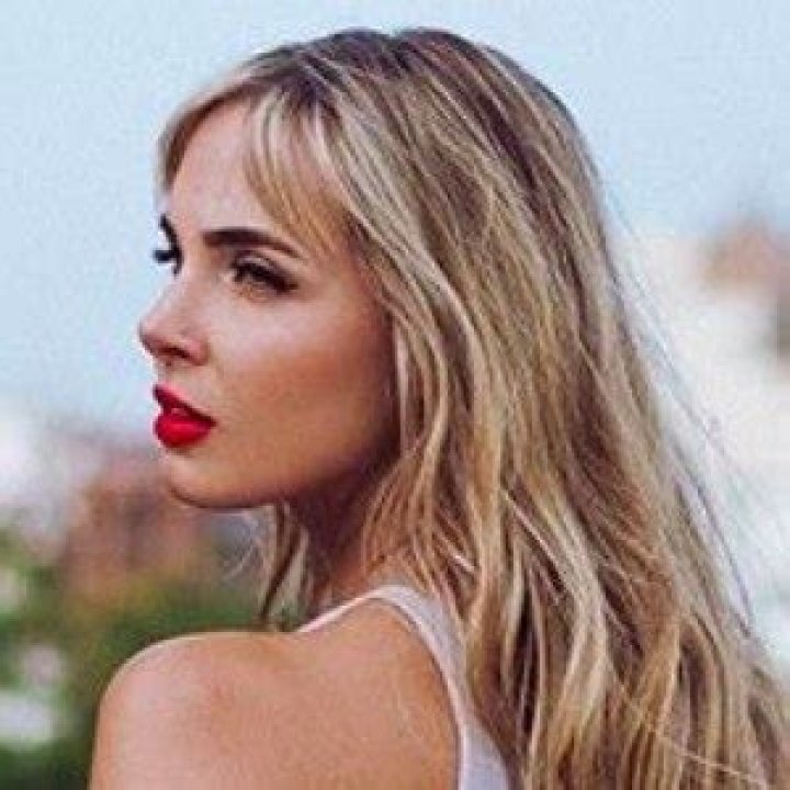 
Elizabeth Sofía Loaiza Junca Height, Weight, Net Worth, Age, Birthday, Wikipedia, Who, Nationality, Biography 