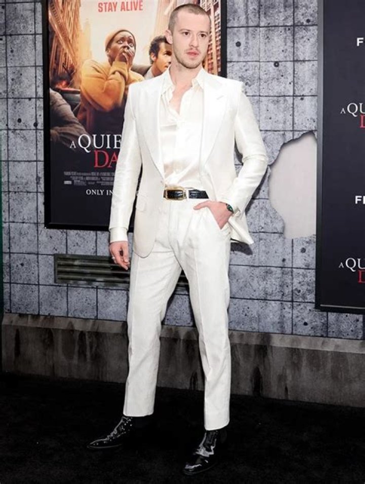 
Ethan Quinn Height, Weight, Net Worth, Age, Birthday, Wikipedia, Who, Nationality, Biography 