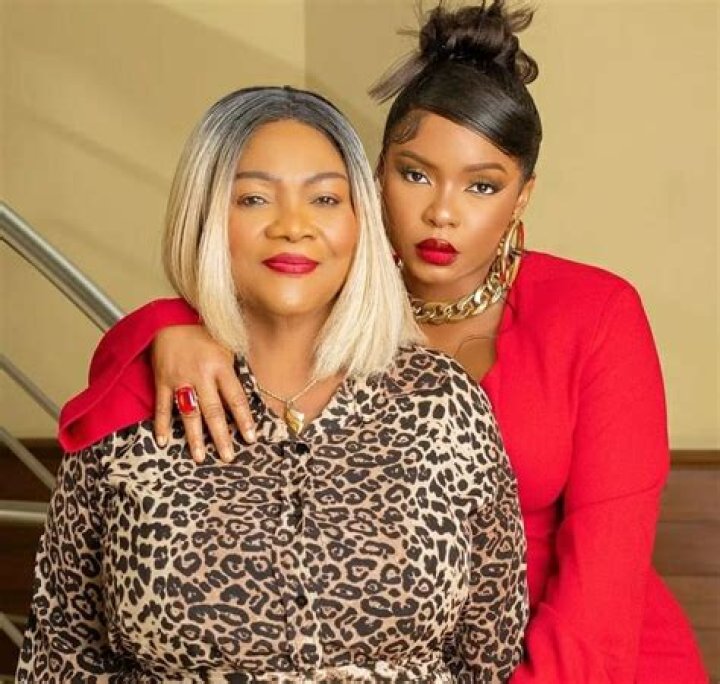 
“I Am Art” – Yemi Alade Says As She Drops Gorgeous Photos On Social Media 