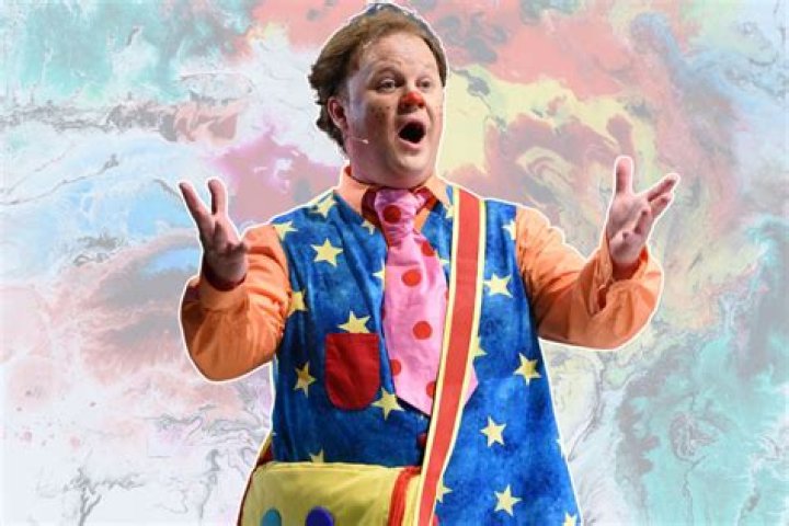 
Is Justin Fletcher Gay? Age, Height, Net Worth 