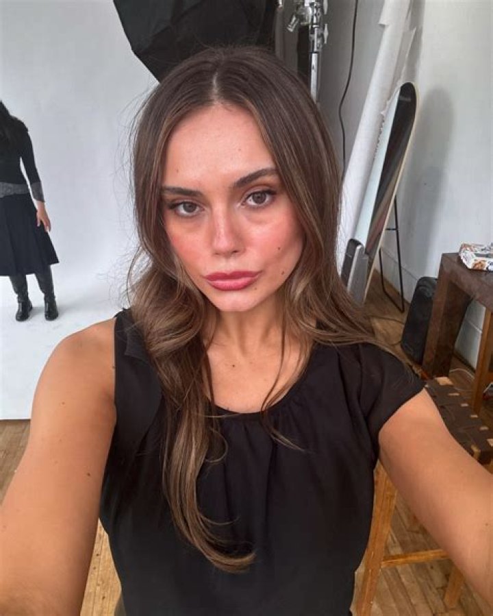 
Julia Fleur Carolan Height, Weight, Net Worth, Age, Wiki, Who, Instagram, Biography 