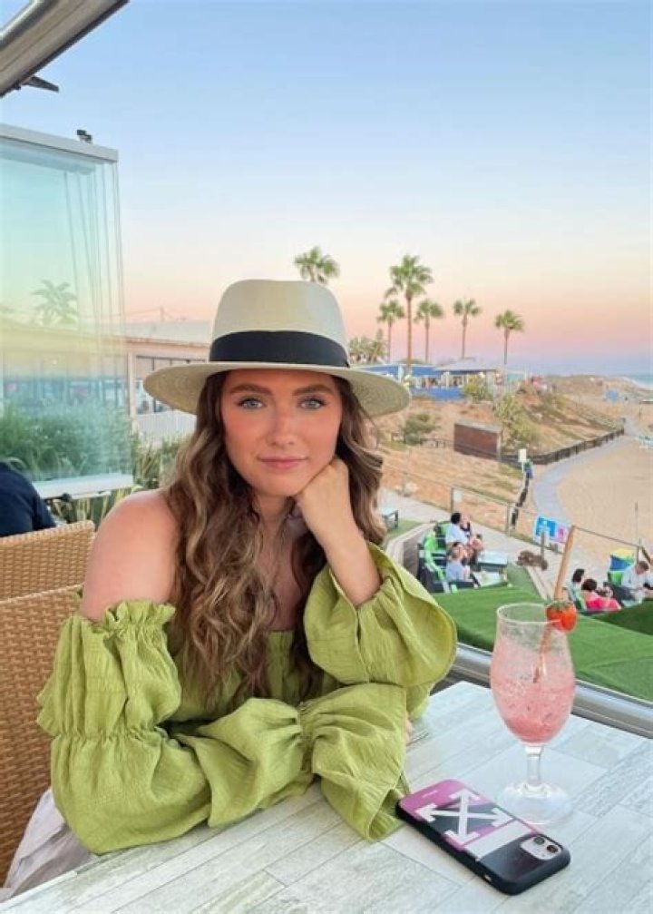 Leilah De Meza Height, Weight, Net Worth, Age, Birthday, Wikipedia, Who, Nationality, Biography