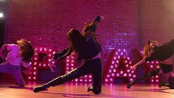 
Leonardo Cecchi’s Girlfriend Ayumi Matsumoto Is Dancer 