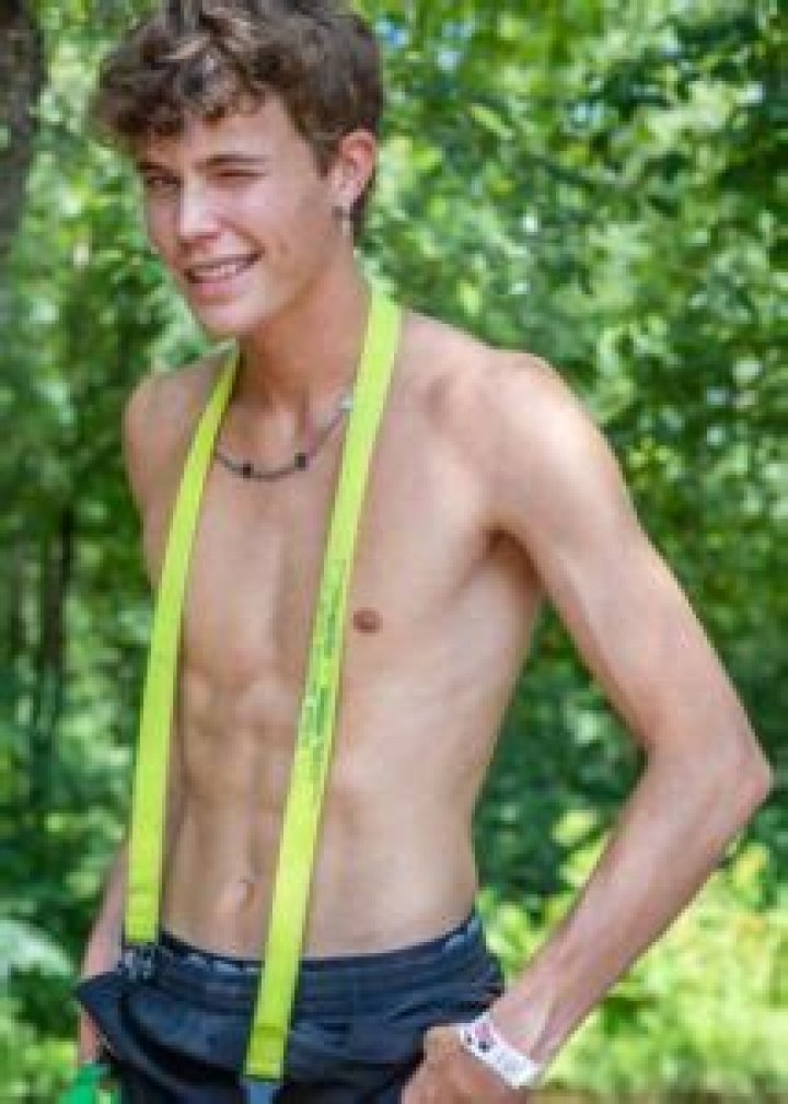 
Mason Hilton Height, Weight, Net Worth, Age, Birthday, Wikipedia, Who, Nationality, Biography 