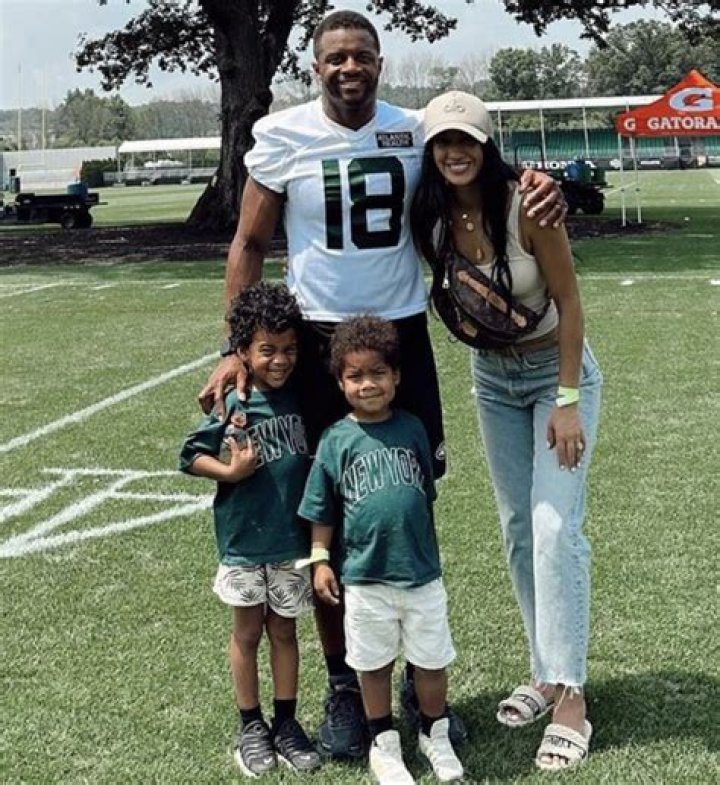 
Randall Cobb Family: Meet His Wife Aiyda Ghahramani And Net Worth 
