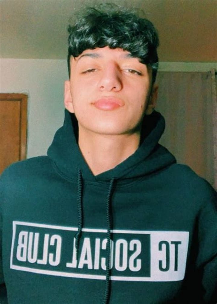 
Robert Georges Height, Weight, Net Worth, Age, Birthday, Wikipedia, Who, Nationality, Biography 