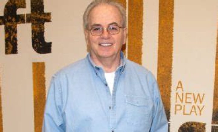 Warren Hue Height, Weight, Net Worth, Age, Birthday, Wikipedia, Who, Nationality, Biography