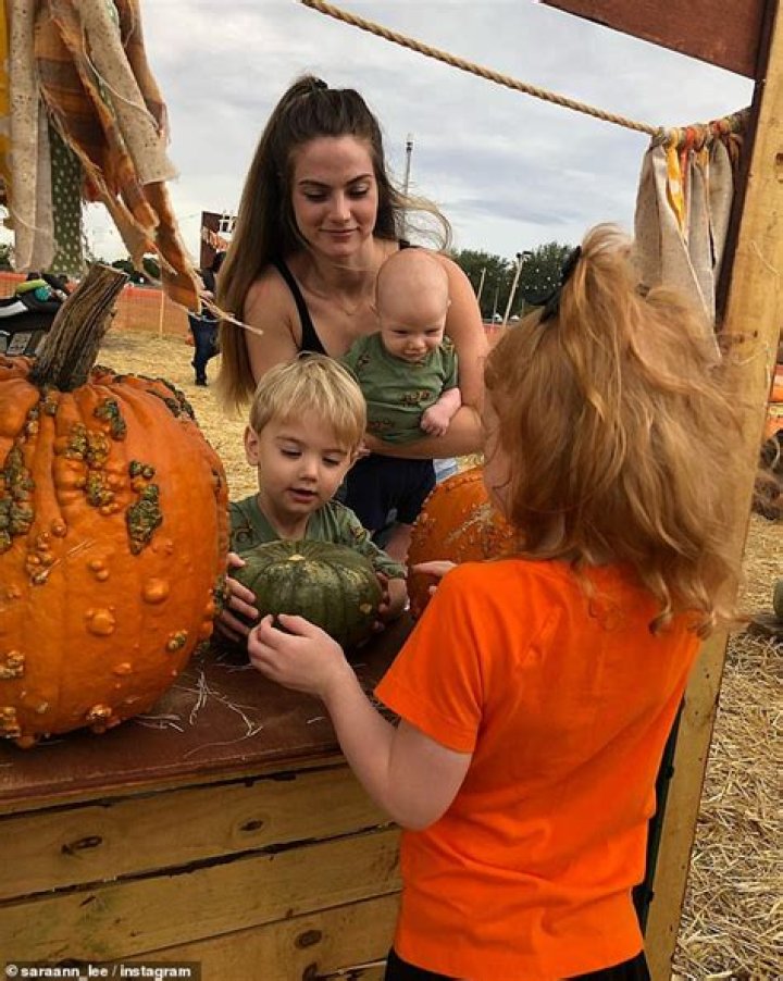 
Was Sara Lee Pregnant Before Death? Meer Her Son Brady And Daughter Piper 