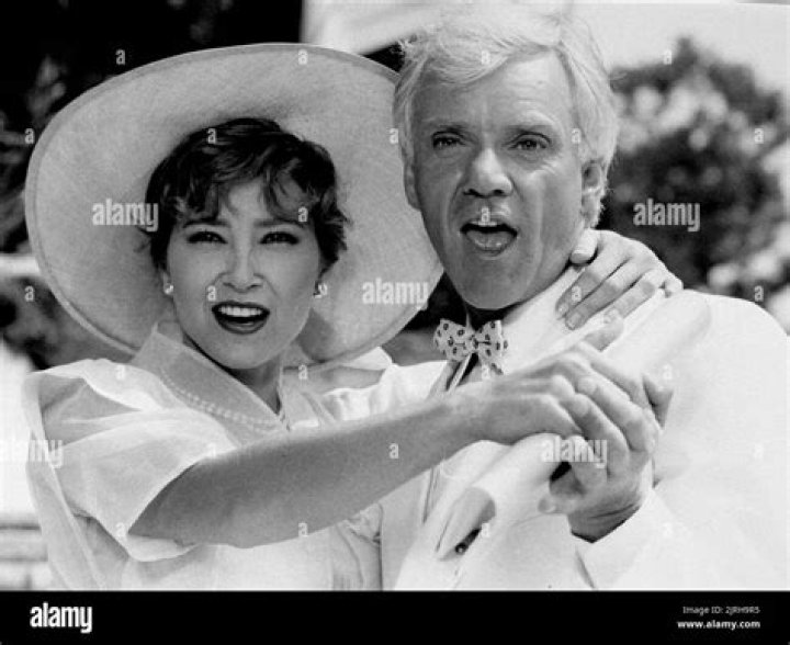 What is actress Lisa Eilbacher doing now? Her Bio: Net Worth, “An Officer and a Gentleman”, Family, Divorce, Dating