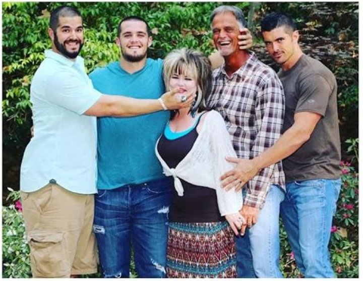 Who are Derek Carrs Parents? Derek Carr Biography, Parents Name and More