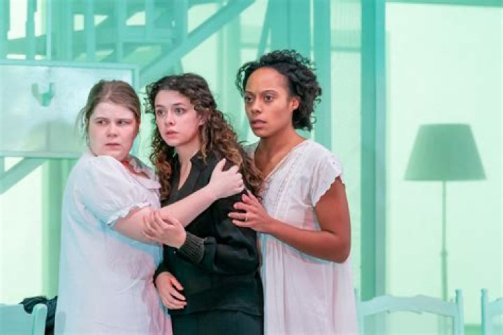 
Who Are Eliot Salt Parents? Father Chris Salt and Mother Sian Salt 