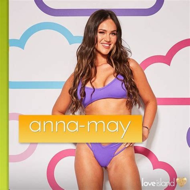 
Who is Anna-May Robey from Love Island? Swansea native describes herself as “chatterbox” 