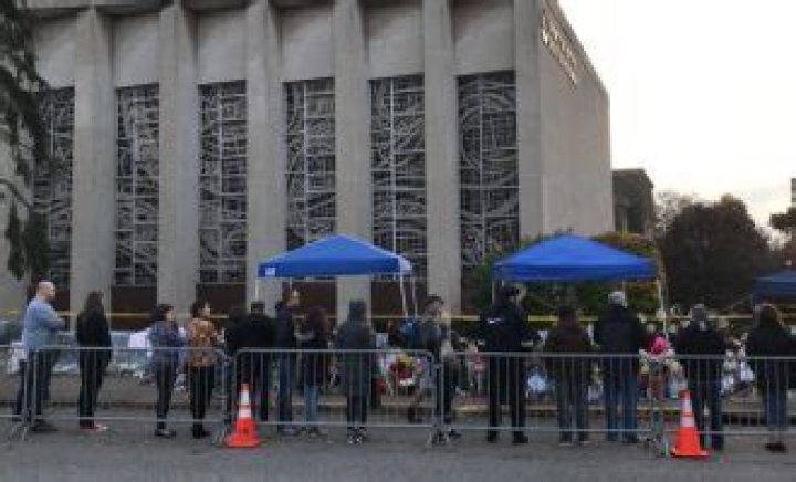 
Who is Kenneth Foster? Man spotted harassing Jews who were hanging posters of kidnapped Israeli civilians by Hamas 